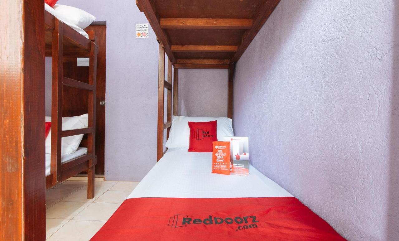 Bernwoods Extyn B&B Dormitory Iloilo City Eksteriør billede